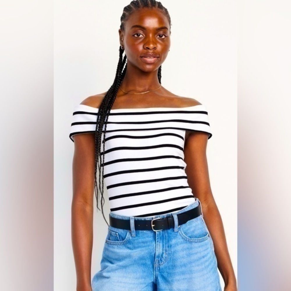 NWTS🦋LADIES XXL🦋PREMIUM KNIT WHITE AND BLACK OFF THE SHOULDER NAUTICAL TOP 🦋